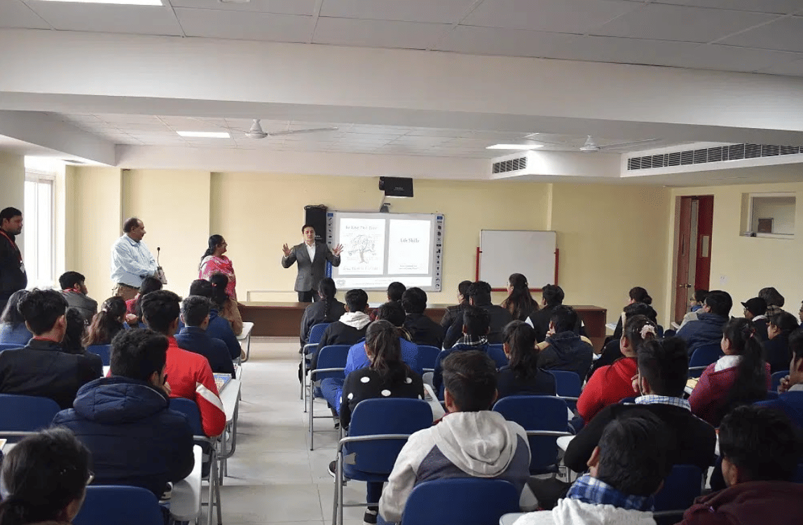 Trinity Institute of Higher Education Classroom photo 3